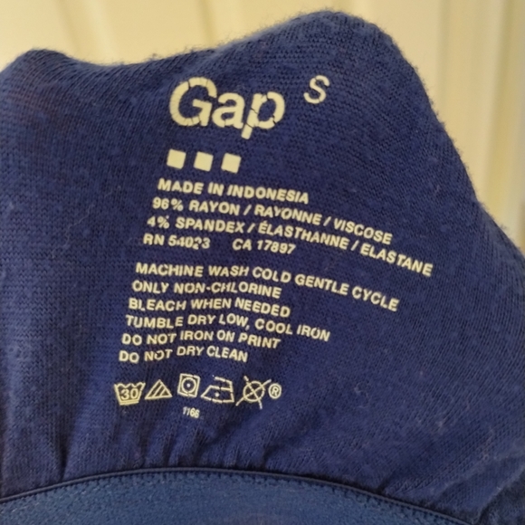 *5 for $20* Gap sundress - Picture 3 of 5